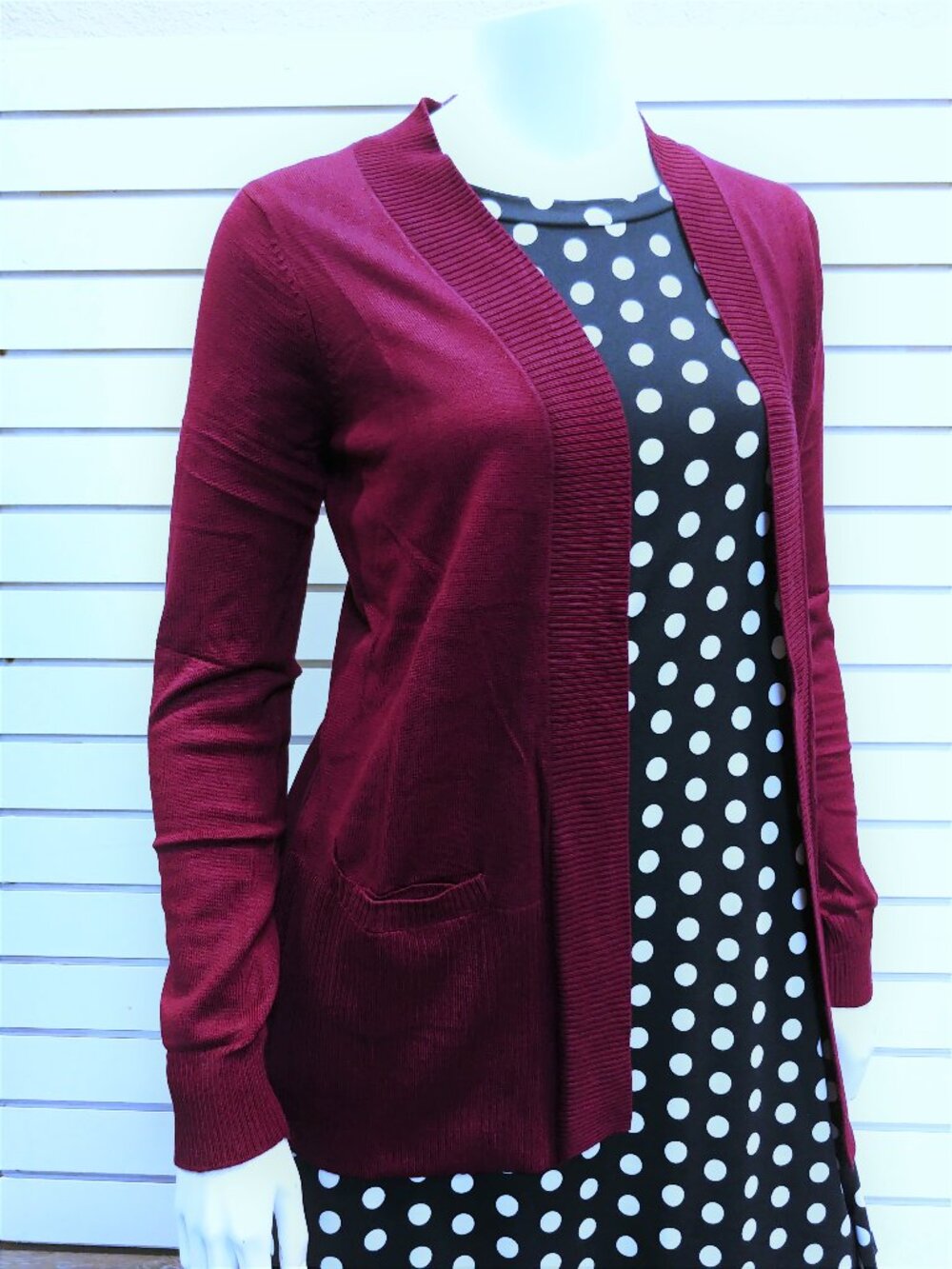 Burgundy knit cardigan with pockets